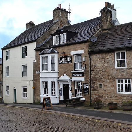 The Angel Inn Олстън Екстериор снимка