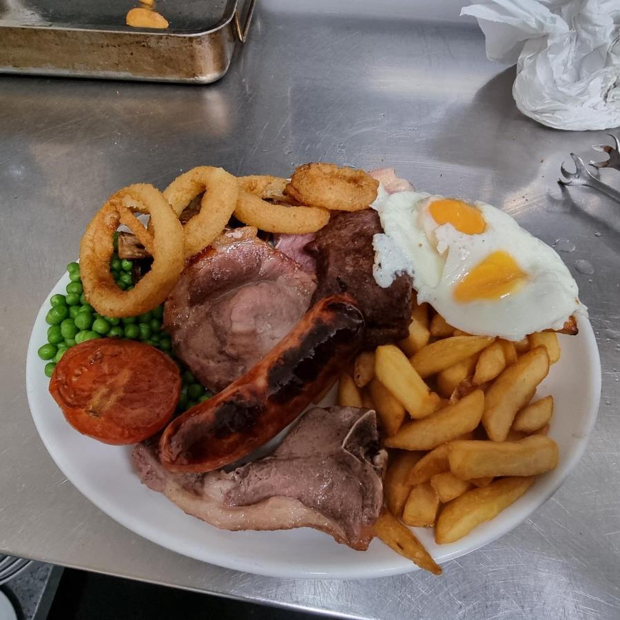 The Angel Inn Олстън Екстериор снимка